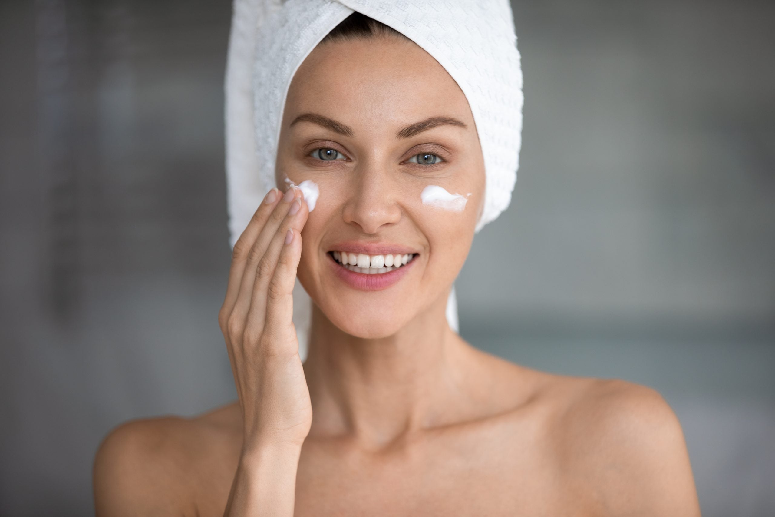 קרם לחות לעור מעורב-שמן עם מקדם הגנה SPF 25